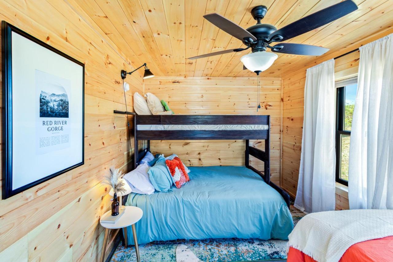 Honey Bee Hideaway Villa Rogers ภายนอก รูปภาพ