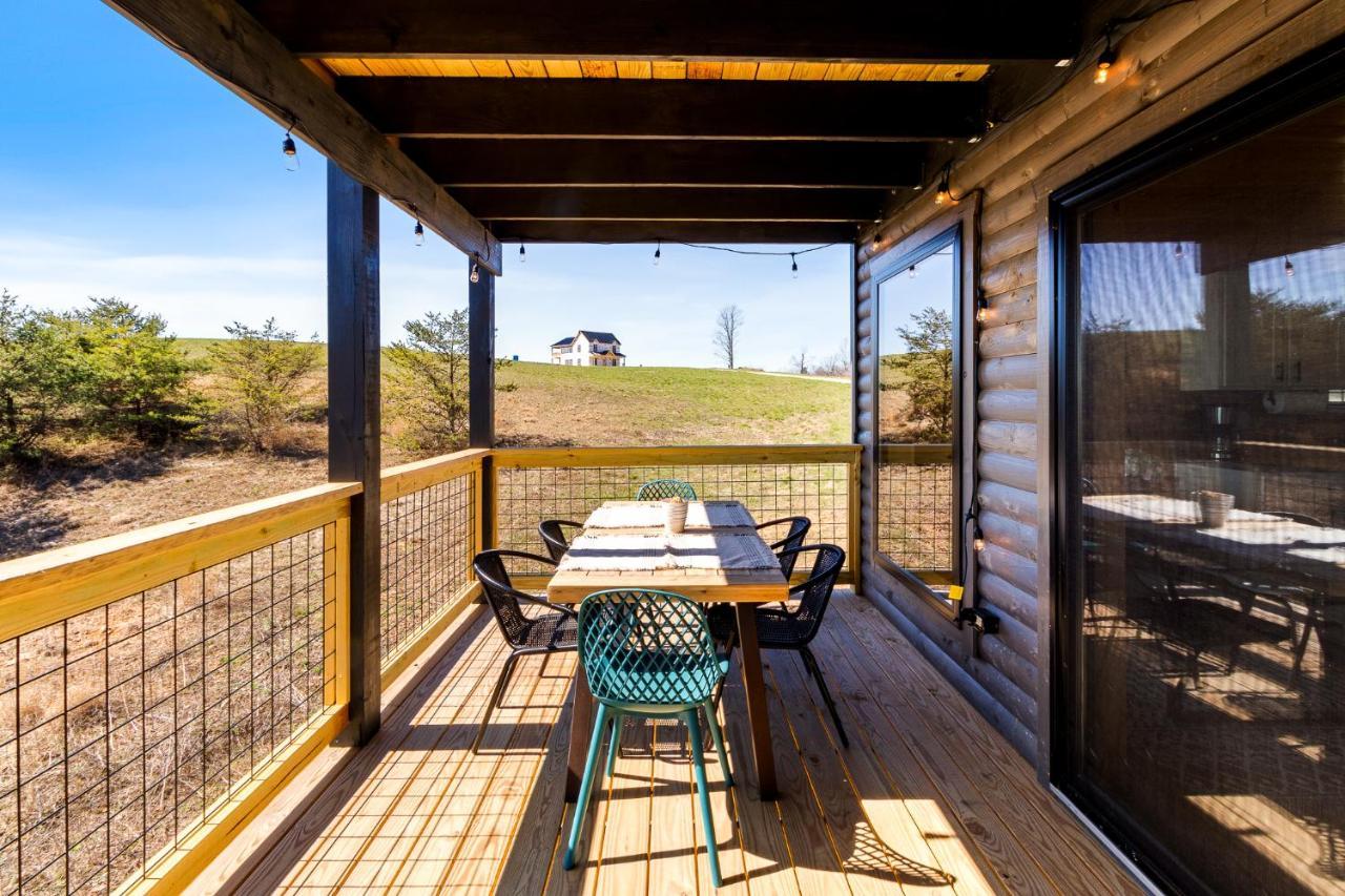Honey Bee Hideaway Villa Rogers ภายนอก รูปภาพ