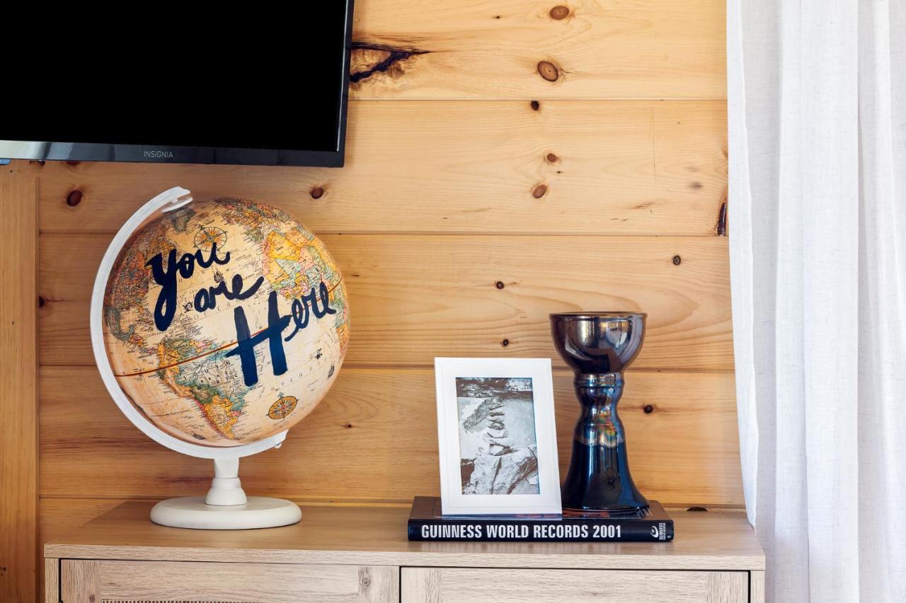 Honey Bee Hideaway Villa Rogers ภายนอก รูปภาพ