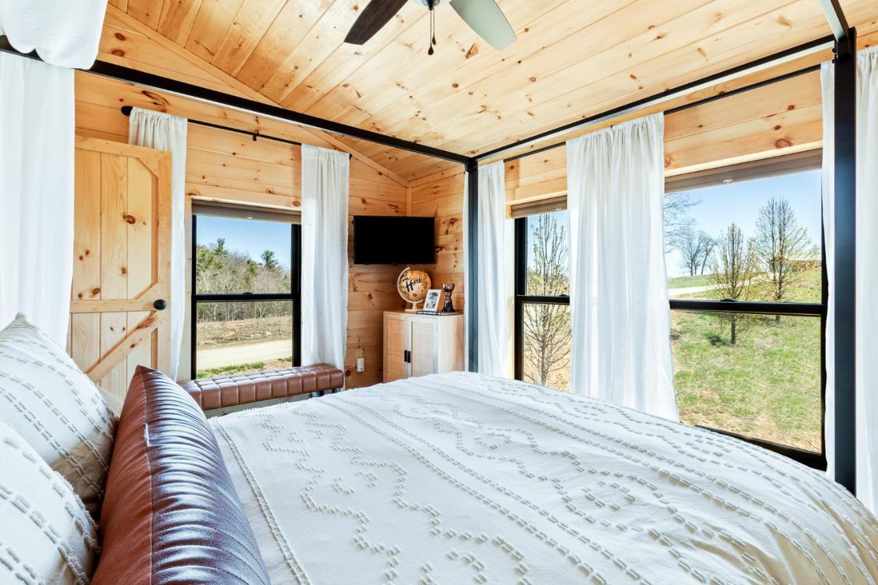 Honey Bee Hideaway Villa Rogers ภายนอก รูปภาพ