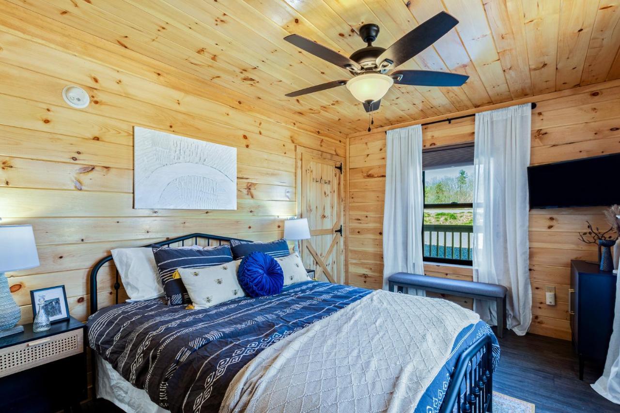 Honey Bee Hideaway Villa Rogers ภายนอก รูปภาพ
