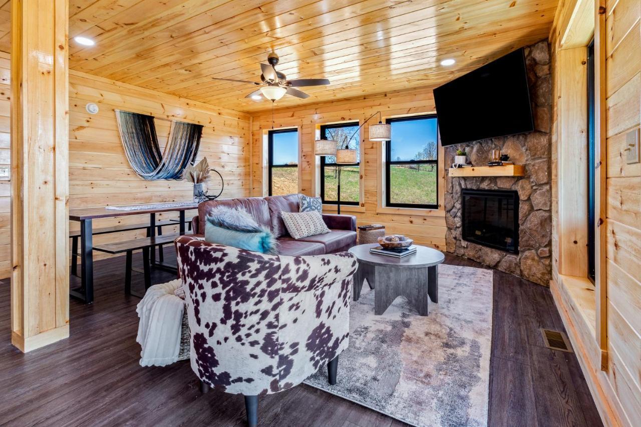 Honey Bee Hideaway Villa Rogers ภายนอก รูปภาพ